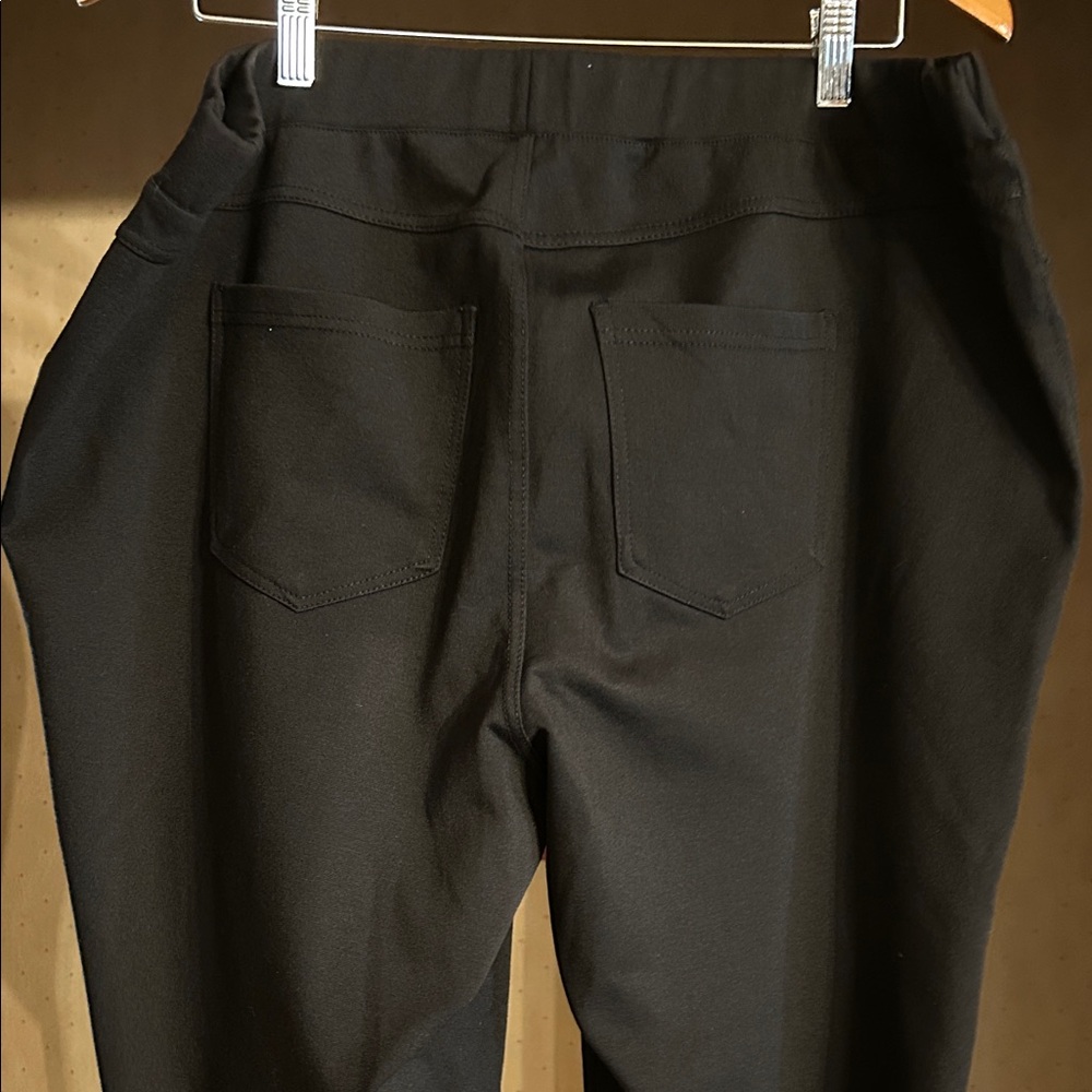 Classic Black knit pants - Picture 2 of 3